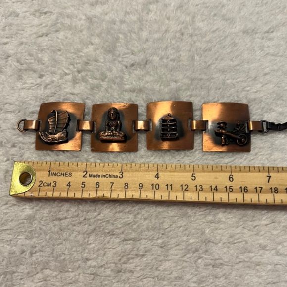 Vintage Copper Raised Asian Figures Linked Panel Bracelet - Picture 10 of 10